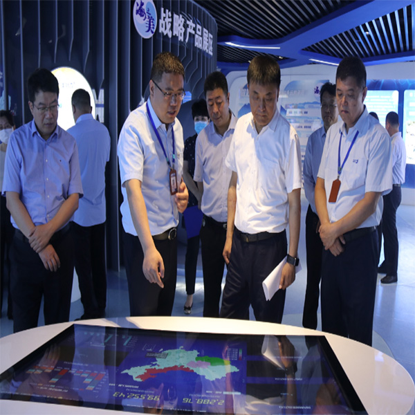 Zhang Jiangang, Deputy Director of the Standing Committee of Qingdao Municipal People 's Congress, went to the group for research.