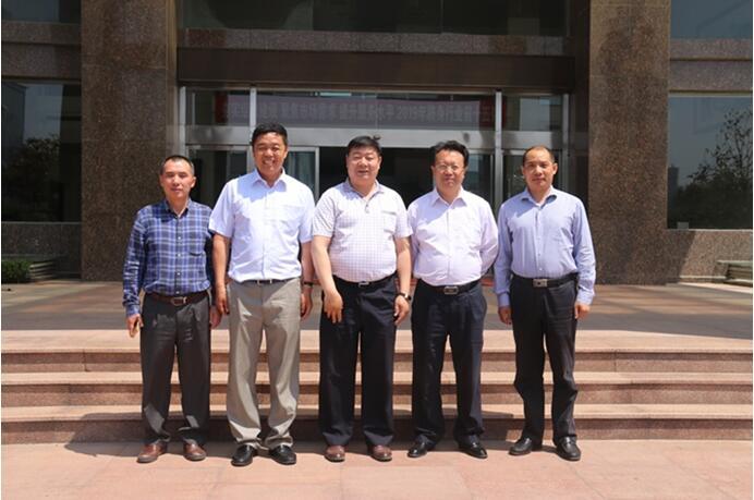 Chen Youquan, Deputy Director of Plantation Department of MOA, visited Hailir